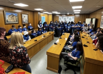 Medio centenar de estudiantes alemanes y húngaros visitan Petrer