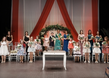 Aitana Fernández y Elena Gómez, reinas de las fiestas 2022