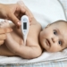 Cómo tratar la fiebre en niños y lactantes