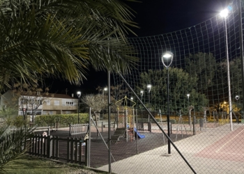 Torrevieja inaugura el alumbrado público en dos parques de la ciudad