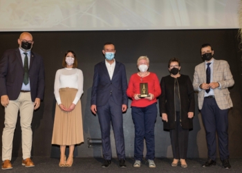 Paqui Díez, primer premio de la Categoría Libre Formato Especial del Concurso de Artesanía de la Palma Blanca