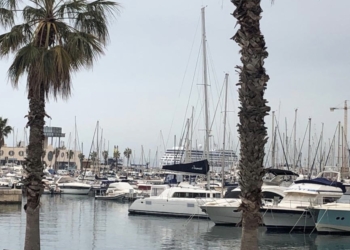 Alicante recibe a 3.600 cruceristas en Semana Santa que dejarán 180.000 euros en la ciudad