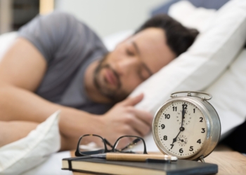 La técnica 4-7-8 para dormirse en un minuto