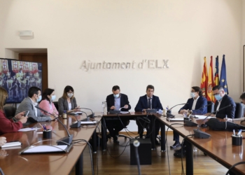 Mazón: “Si Alicante cuenta con AVE, cercanías y tranvía no veo porque Elche no lo puede tener también”