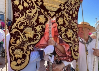 La salve rociera suena de nuevo en las calles de Benidorm