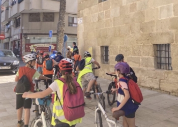 La VII Peregrina Escolar a la Santa Faz alcanza los tres mil menores de 22 colegios