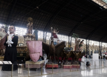 30.000 personas ven cada día las Rocas del Corpus expuestas en la Estación del Norte