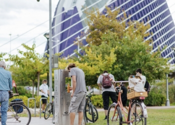 El Pleno acuerda impulsar el turismo sostenible con una tasa consensuada con los sectores implicados