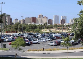 Benidorm inicia el domingo por la noche el pintado de las nuevas zonas verdes de aparcamiento