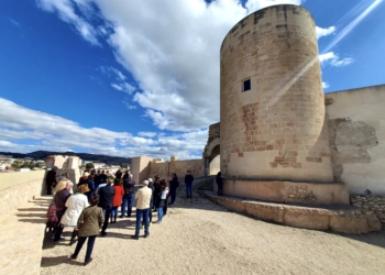 Elda habilita un turno más de visitas al Castillo tras completarse las más de 500 plazas de abril, mayo y junio