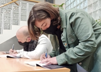 «Un poeta nunca deja de ser poeta, aunque no escriba»