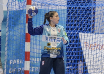«Estar dentro del equipo nacional absoluto de balonmano playa era uno de mis objetivos»