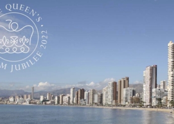 Benidorm se suma a las felicitaciones a Isabel II en su Jubileo de Platino