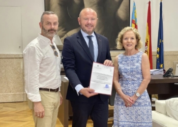 El Gremio Artesano de Sastres y Modistas concede la Mención de Honor del Premio Joia al presidente Toni Gaspar