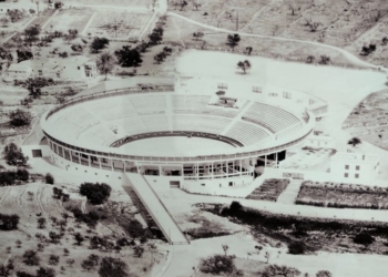 Imagen de la plaza de toros poco después de su construcción