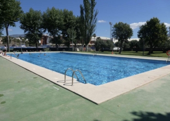 La Fundación Salud y Comunidad nadará gratis en la Piscina de La Nucía