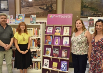 Alcoy amplía el número de libros del Punto Violeta