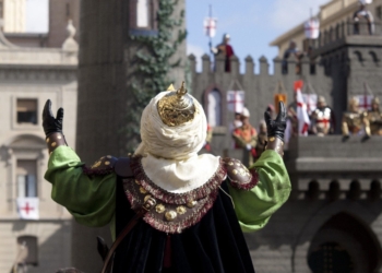 El alcalde que utilizó su pluma para cambiar los Moros y Cristianos
