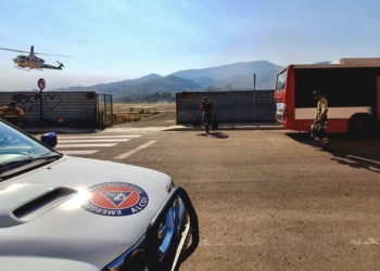 Alcoy proporciona el transporte al personal de extinción de refuerzo