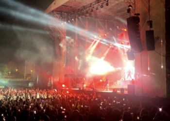 Brilla Torrevieja reúne a 50.000 personas