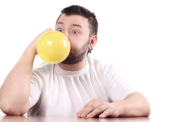 Por qué el helio nos altera la voz