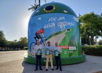 Alicante acoge el contenedor más grande del mundo para promover el reciclaje de vidrio