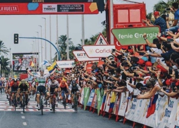 El Parque Vuelta se instala en Canalejas con una veintena de expositores y una pantalla para seguir la Contrarreloj