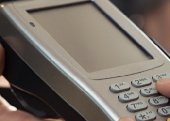 La Oficina Municipal de Atención al Consumidor (OMIC), recomienda solicitar la copia cuando se realicen pagos con tarjeta