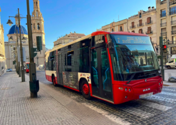 El Ayuntamiento de Alcoy se adhiere a las ayudas del Ministerio de Transportes para la reducción del precio del billete del transporte urbano