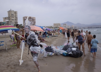 «No me parecen divertidas las fronteras, y mucho menos en el terreno creativo»