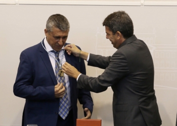 Eduardo Rodríguez recibe el título de ‘Alicantino de Adopción 2022’