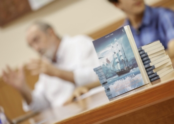 Roque Ivars presentó en l’Alfàs del Pi su libro de relatos ‘Alma Bruja Mediterránea’