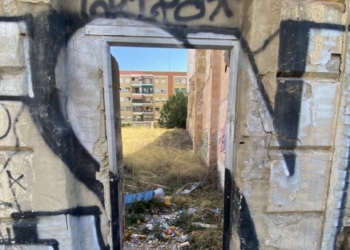 Derriban todas las edificaciones de la avenida Constitución que taponaban el “agujero de la vergüenza” de Orriols