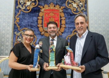 Artistas alicantinos construirán los Reyes Magos y los ángeles de la “Navidad a lo grande»