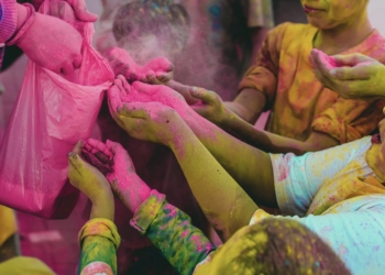 Fiestas organiza una ‘HoliFest’ familiar para arrancar las fiestas a todo color