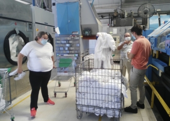 El desbocado precio de la energía echa el cierre a la lavandería del Doble Amor