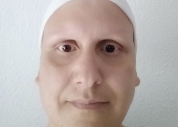 «En varios empleos me han exigido tener que llevar una peluca»