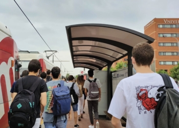 La Generalitat ofrece hasta final de año transporte gratuito a los menores de 30 años