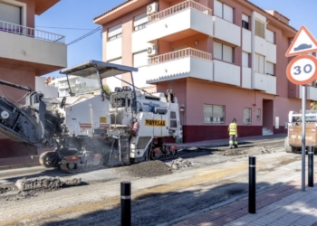 l’Alfàs del Pi reasfalta la calle Ejércitos Españoles