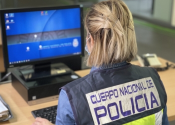 La Policía Nacional detiene a tres personas que se hacían pasar por albañiles para robar en el interior de las viviendas