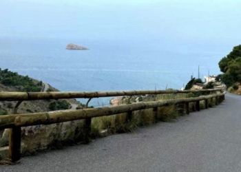 Benidorm prolonga el sistema de protección en Serra Gelada con más tramos de vallas en las calles Tokio y Taiwán