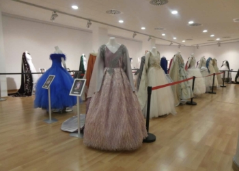 Este jueves finaliza la exposición ‘Vestits de Reina’
