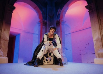 El FIC abre su programación con la obra teatral ‘El Perro Mutante del Hortelano’ de Emma Lobo