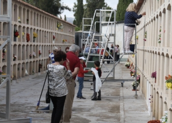 San Vicente del Raspeig refuerza el servicio de autobús y de visita al cementerio con motivo del día de Todos los Santos