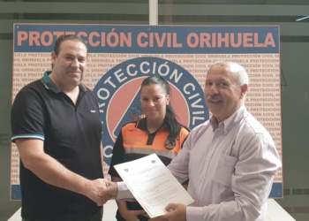 Emergencias y Protección Civil suscribe un compromiso de colaboración con el Orihuela C.F.