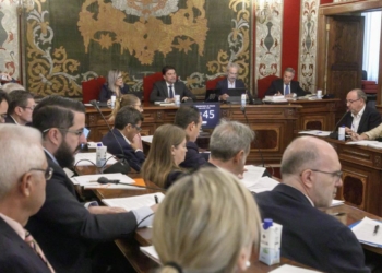 Alicante rechaza por amplia mayoría «el ninguneo y la marginación» de los PGE