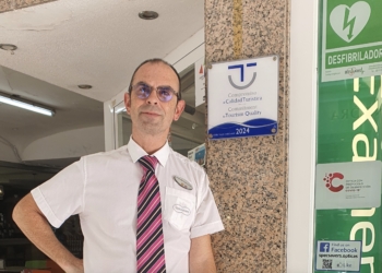 Un centro de óptica y audiología de Benidorm recibe el certificado de Calidad SICTED