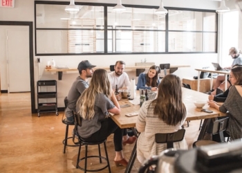 ¿Cuán necesario es para un turista aprender español antes de llegar a España?