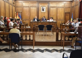 Alcoy aprobará una instrucción que facilitará la colocación de pancartas en el balcón del Ayuntamiento
