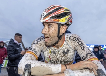 Felipe Orts brilla en el barro de Namur